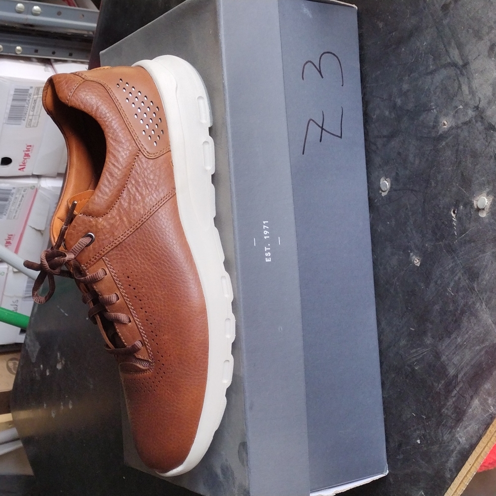 Men's shoes